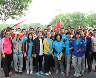 我公司积极组织员工参加黄河口(东营)国际马拉松